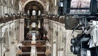 150 x MAC Aura PXL deployed for the Queen’s Jubilee Thanksgiving Service at St Paul’s 