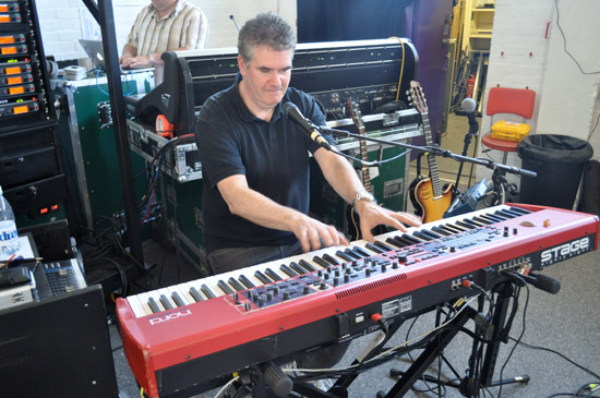 mikewithstagepresigned.jpg Mikewithstagepresigned